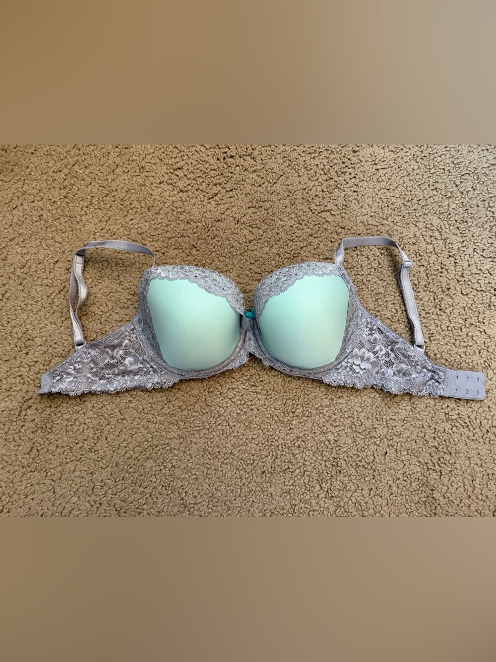 Victoria’s Secret Lace  Bra - 32DDD*